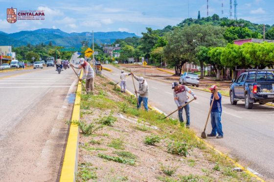 Se realiza limpieza y recolección de basura en nuestro Blvd. Rodulfo Figueroa
