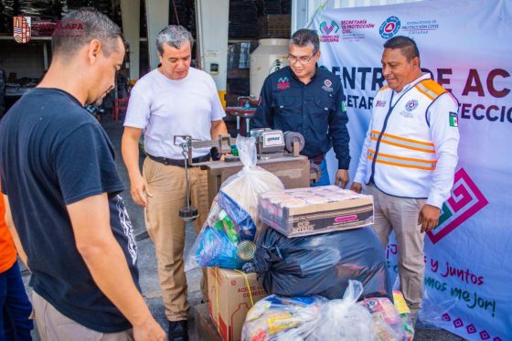 Entrega de víveres y artículos de primera necesidad a la Secretaría de Protección Civil