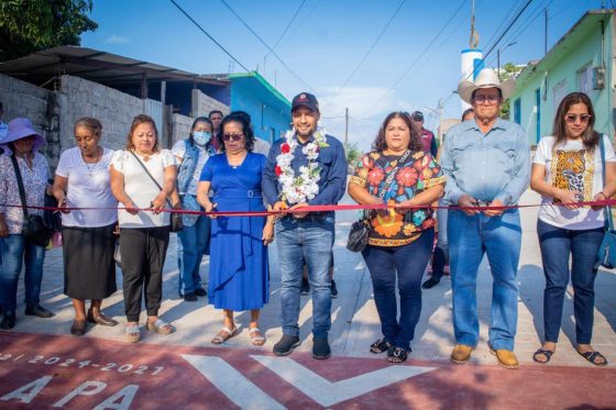 Inauguran obra de pavimentación en la Colonia Insurgentes