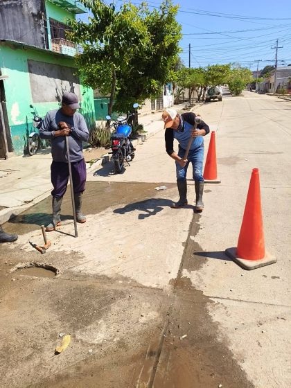 SAPAM ATIENDE FUGA DE AGUA EN LA COLONIA JUAN SABINES
