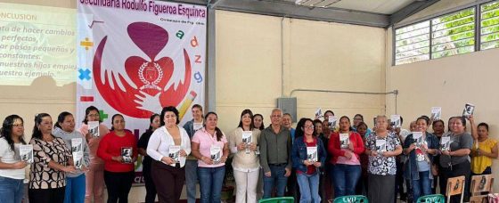 AYUNTAMIENTO MUNICIPAL IMPARTE “ESCUELA PARA PADRES” EN LA SECUNDARIA FEDERAL RODULFO FIGUEROA