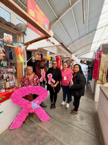REALIZAN JORNADA DE CONCIENTIZACIÓN SOBRE EL CÁNCER DE MAMA EN MERCADO PÚBLICO DE CINTALAPA “CHIAPAS DE CORAZÓN”